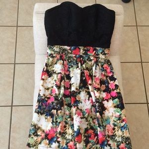 🌟SALE🌟Tube floral mini dress